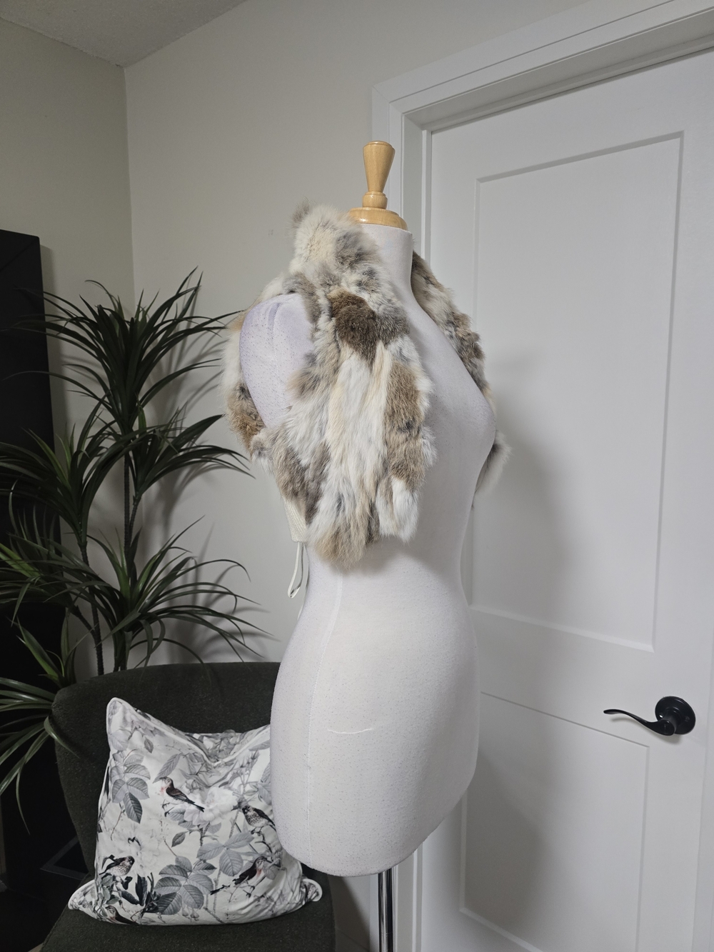 Fur Shoulder Wrap in Neutral Tones